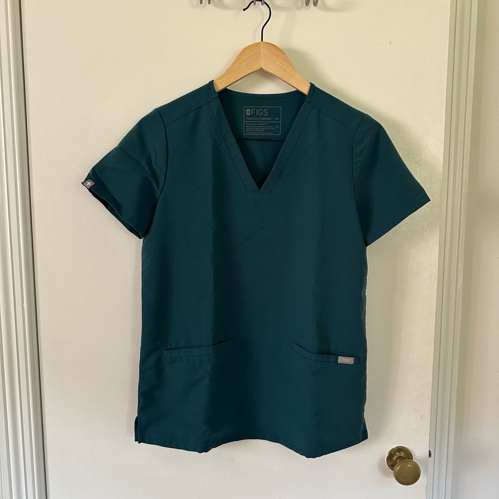 FIGS Casma Scrub Top